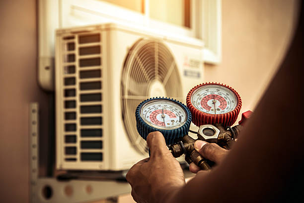 Professional Hvac technician working in North East, MD